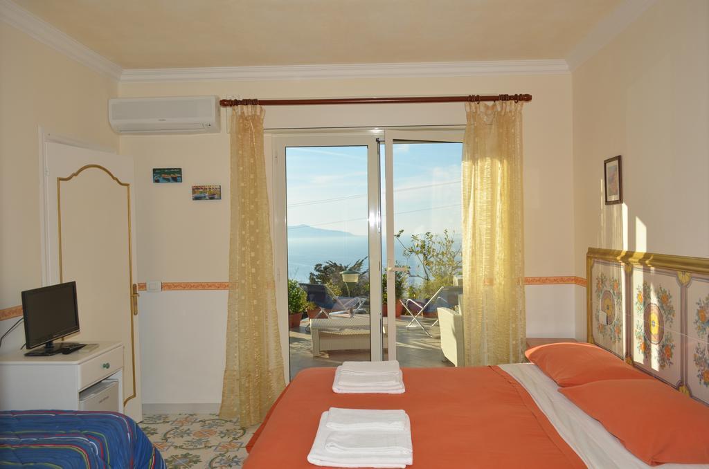 Le Ginestre Di Capri Bb & Holiday House Анакапри Экстерьер фото