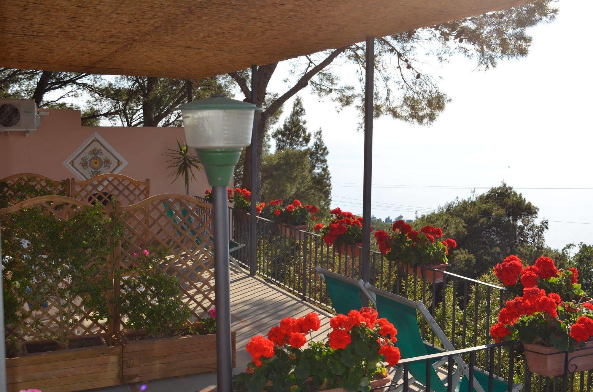 Le Ginestre Di Capri Bb & Holiday House Анакапри Экстерьер фото